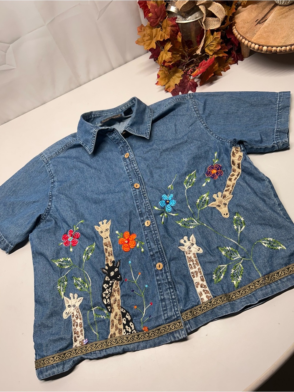 Women’s large Embroidered Denim Jacket with Giraffe Appliqué